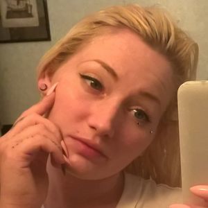 Meet your Posher, Mia